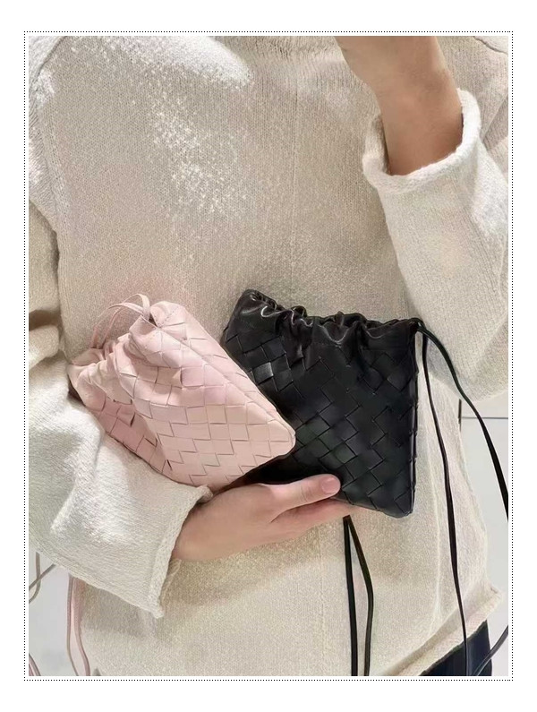행복지수 높여주는 보테가베네타 파우치백 (Dustbag) 겟! 어떠세요?